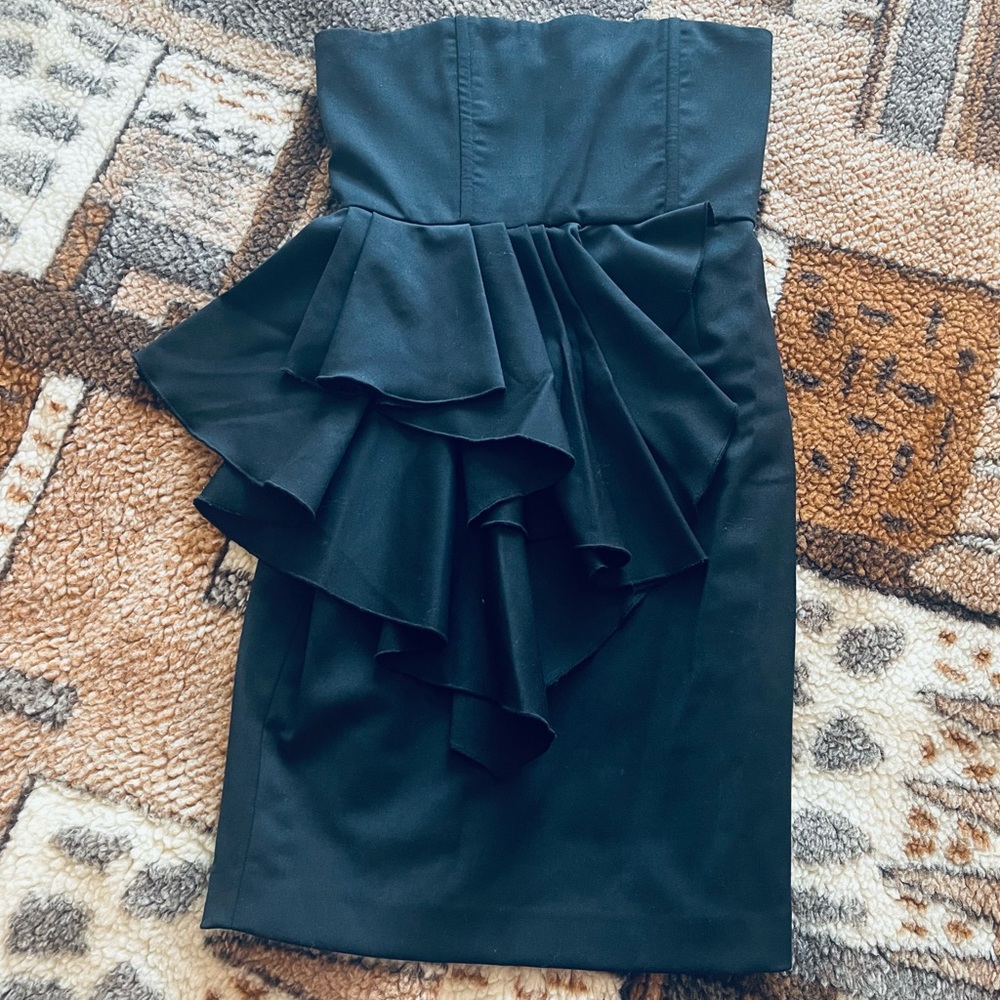 Alice + Olivia Black Asymmetric Strapless Peplum Dress
